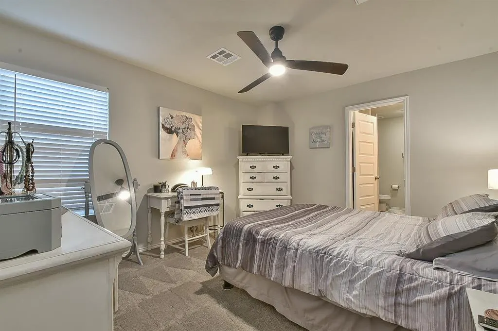 Photo 11 — 9504 NW 118th Street, Yukon, OK 73099