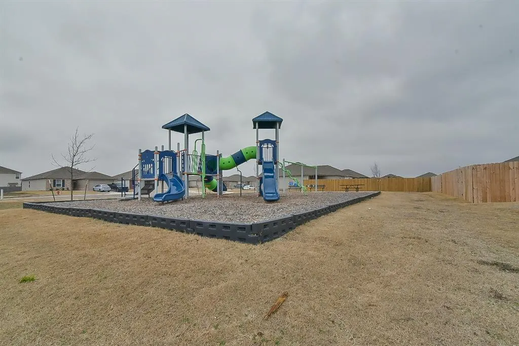 Photo 18 — 9504 NW 118th Street, Yukon, OK 73099