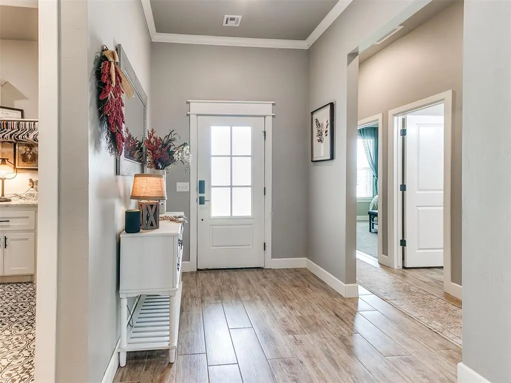 Photo 4 — 10812 Glover River Drive, Yukon, OK 73099