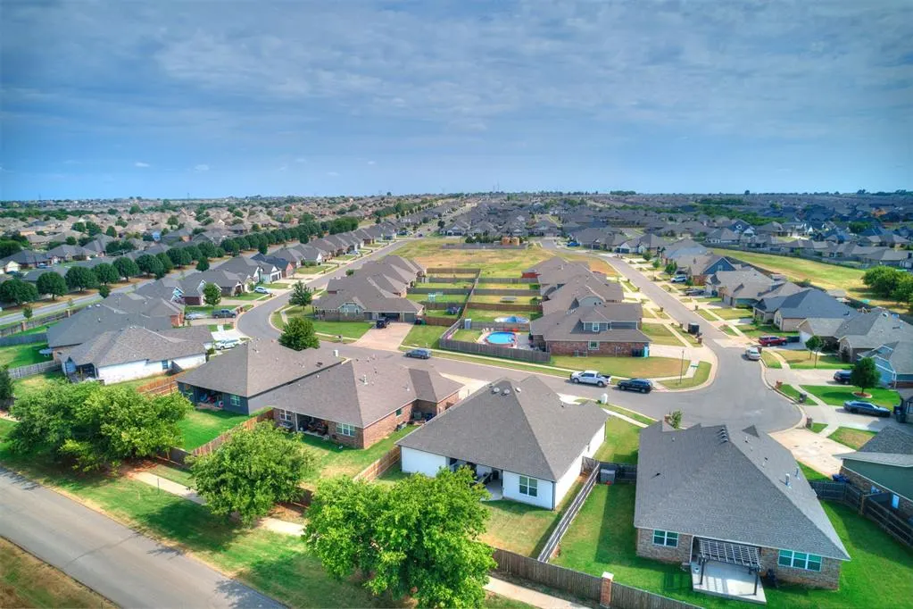 Photo 41 — 10812 Glover River Drive, Yukon, OK 73099
