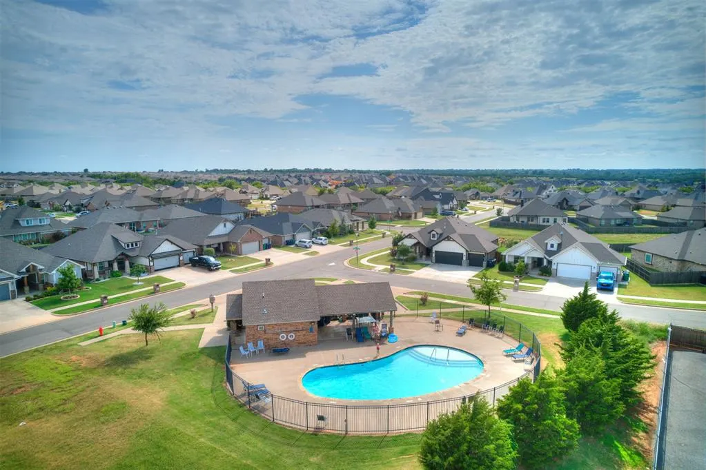 Photo 42 — 10812 Glover River Drive, Yukon, OK 73099