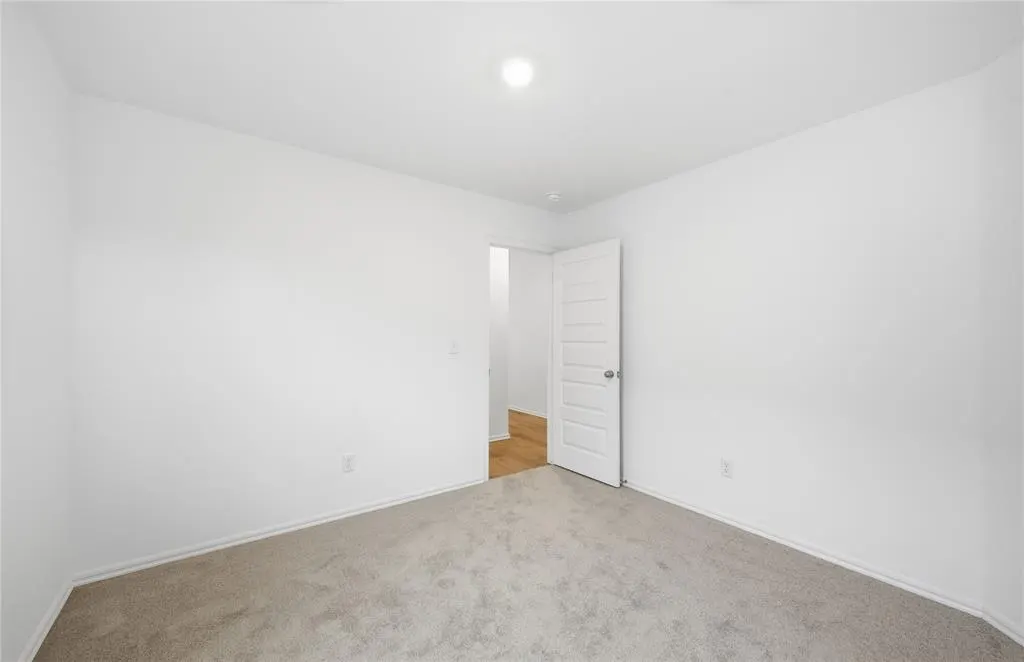 Photo 11 — 10969 SW 25th Street, Yukon, OK 73099