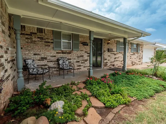 Photo 5 — 207 E Chicago Street, Shawnee, OK 74804