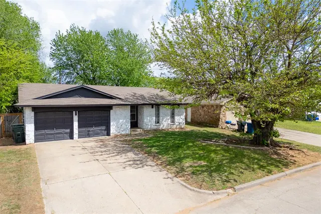Photo 2 — 716 Lloyd Avenue, Oklahoma City, OK 73130