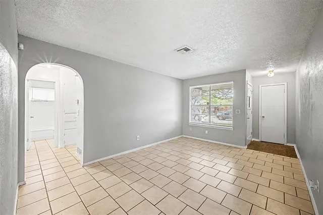 Photo 4 — 716 Lloyd Avenue, Oklahoma City, OK 73130