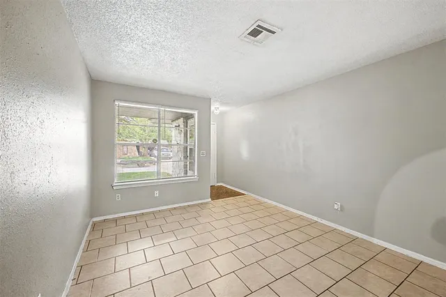 Photo 5 — 716 Lloyd Avenue, Oklahoma City, OK 73130