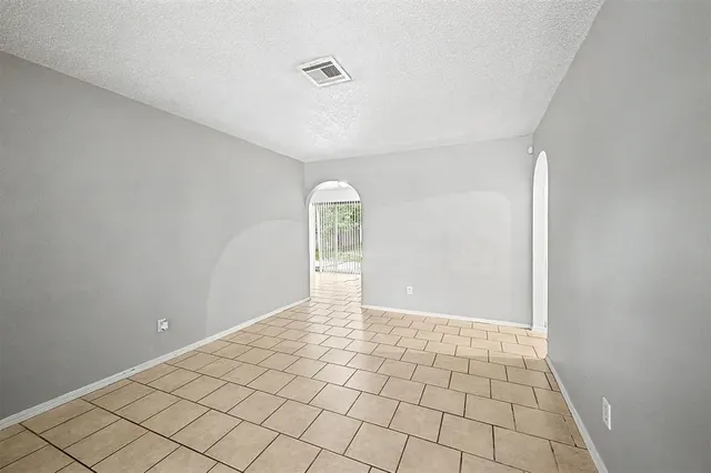 Photo 6 — 716 Lloyd Avenue, Oklahoma City, OK 73130