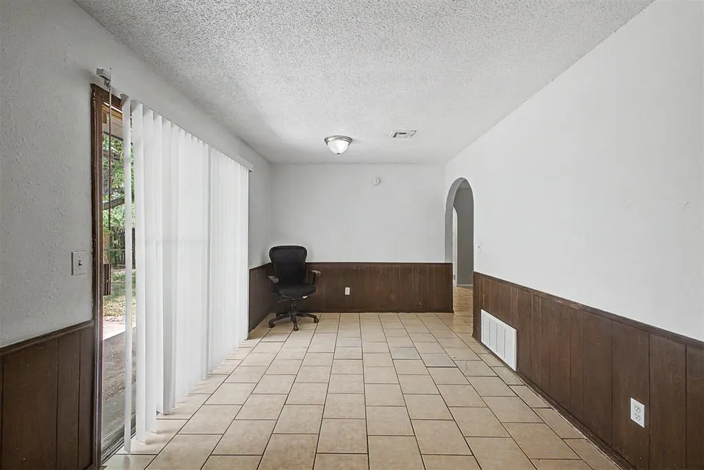 Photo 7 — 716 Lloyd Avenue, Oklahoma City, OK 73130