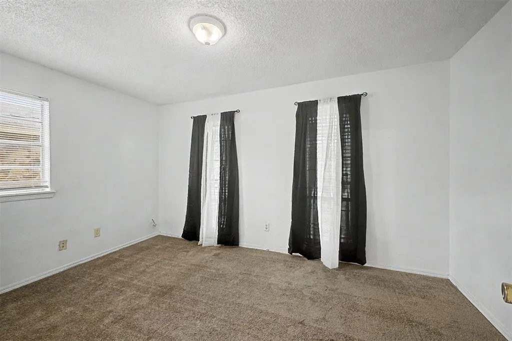 Photo 12 — 716 Lloyd Avenue, Oklahoma City, OK 73130