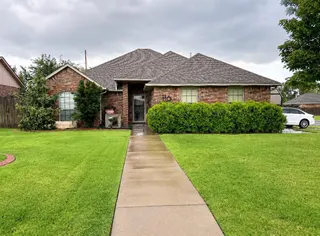 Sold home at 116 SW 7th Street