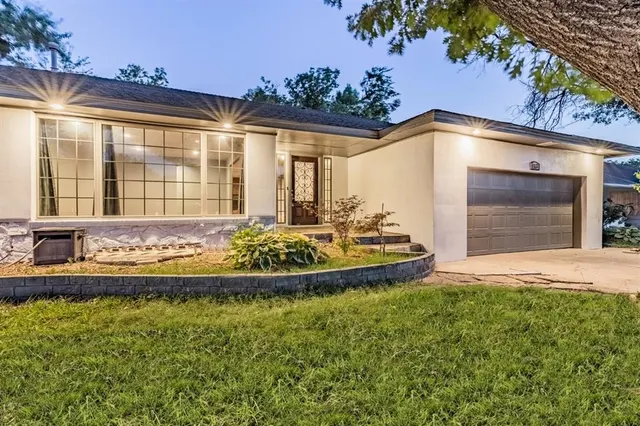 Photo 3 — 1906 Dorchester Drive, Oklahoma City, OK 73120