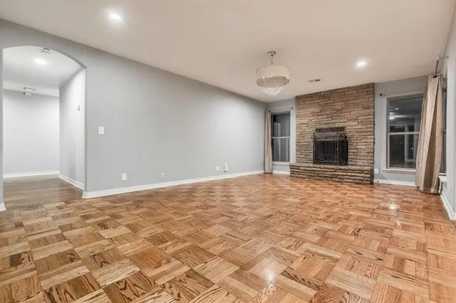 Photo 4 — 1906 Dorchester Drive, Oklahoma City, OK 73120