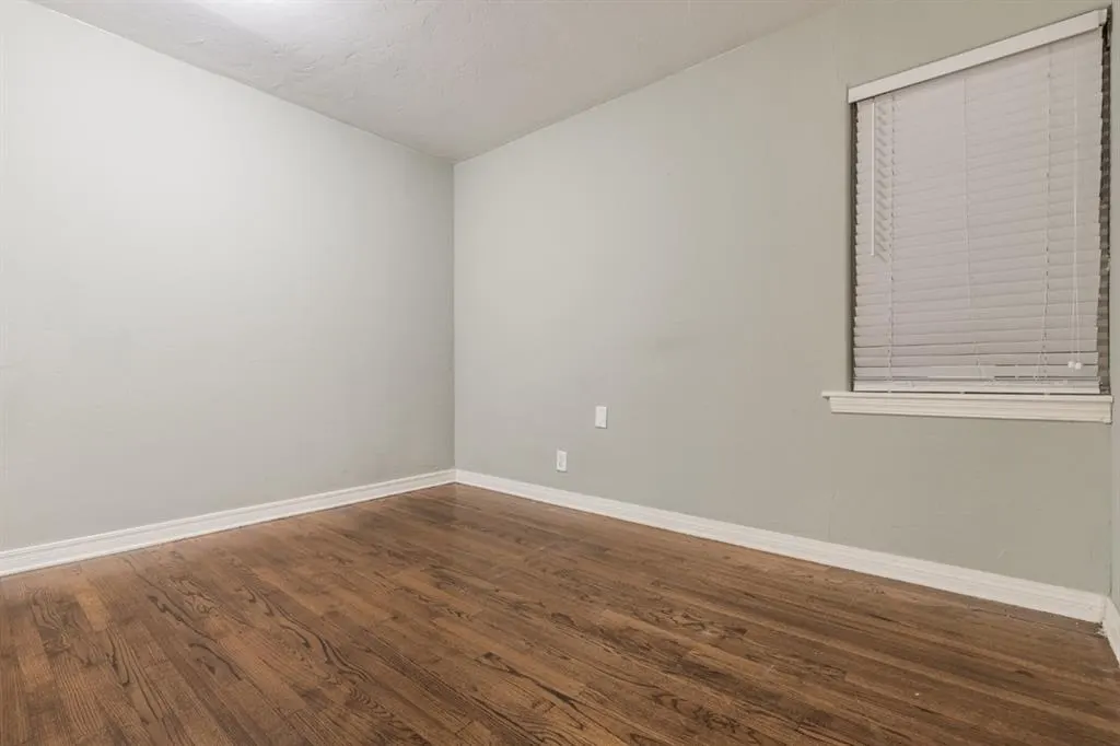 Photo 14 — 1906 Dorchester Drive, Oklahoma City, OK 73120