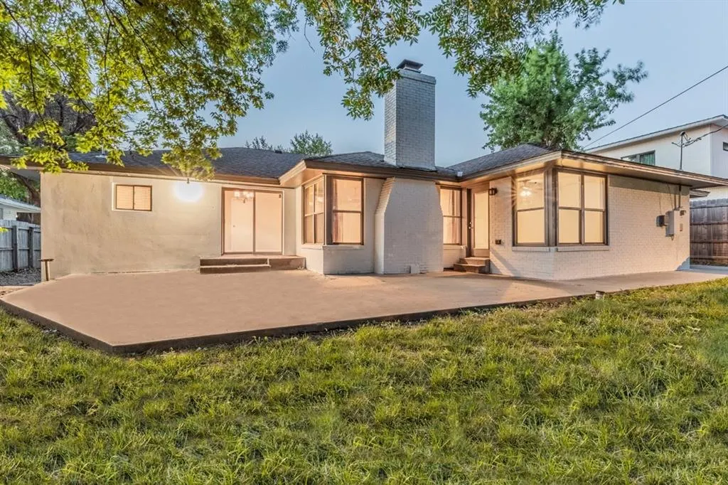 Photo 20 — 1906 Dorchester Drive, Oklahoma City, OK 73120