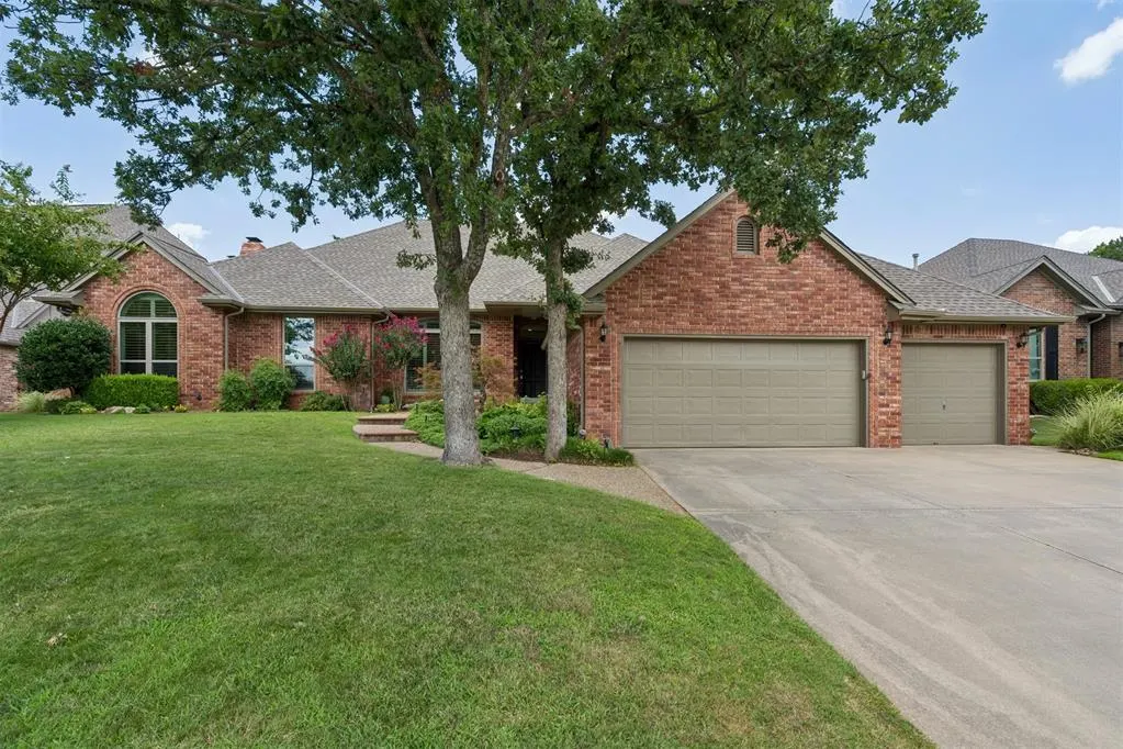 Front exterior — 1724 Boomer Trail, Edmond, OK 73034