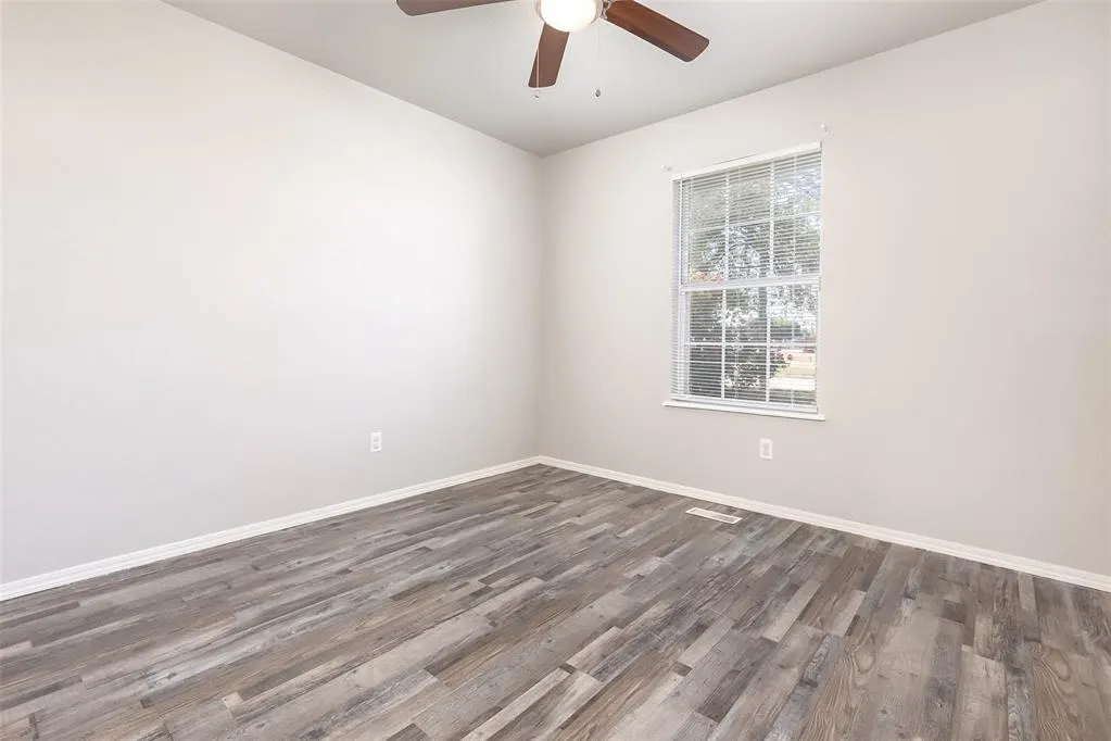 Photo 5 — 907 W Tesio Way, Mustang, OK 73064