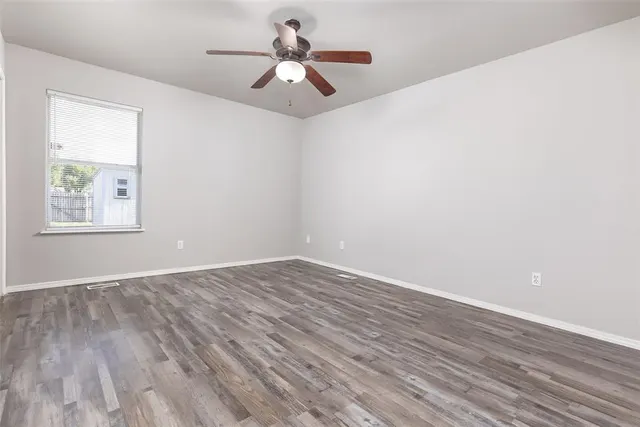 Photo 6 — 907 W Tesio Way, Mustang, OK 73064