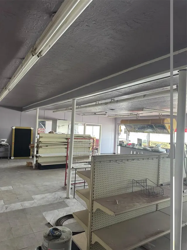 Photo 7 — 510 SE 4TH Street, Lindsay, OK 73052