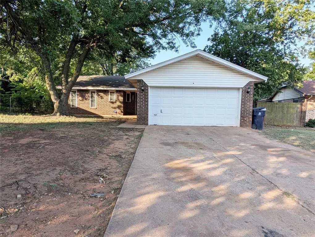 Front exterior — 2412 SE 51st, Oklahoma City, OK 73129