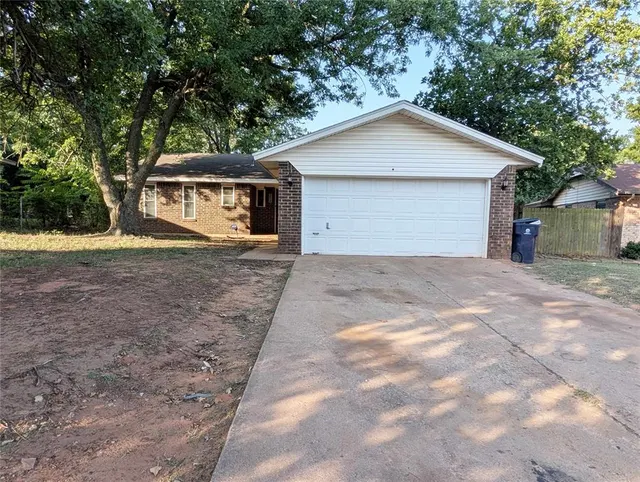 Front exterior — 2412 SE 51st, Oklahoma City, OK 73129