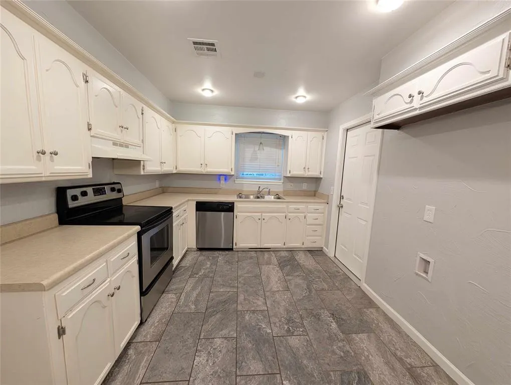 Photo 4 — 2412 SE 51st, Oklahoma City, OK 73129