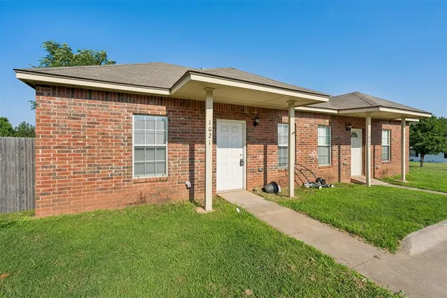 Photo 2 — 1021 Shady Creek Circle, Guthrie, OK 73044