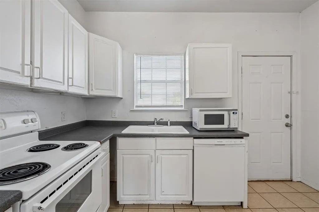 Photo 10 — 1021 Shady Creek Circle, Guthrie, OK 73044