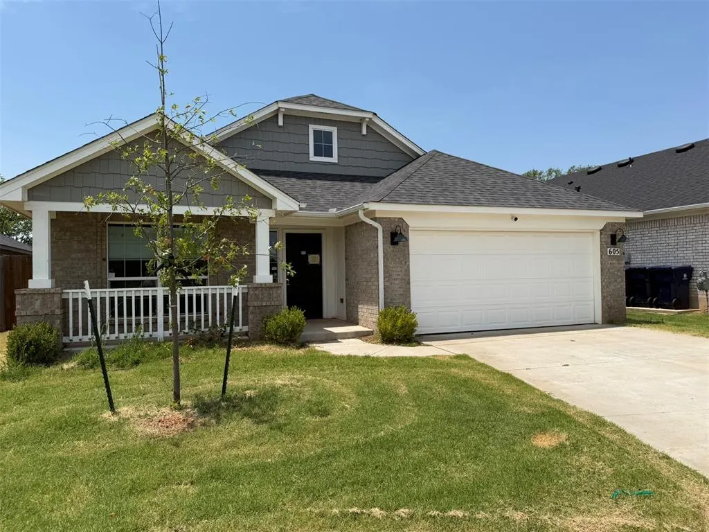 Front exterior — 605 Argos Road, Yukon, OK 73099