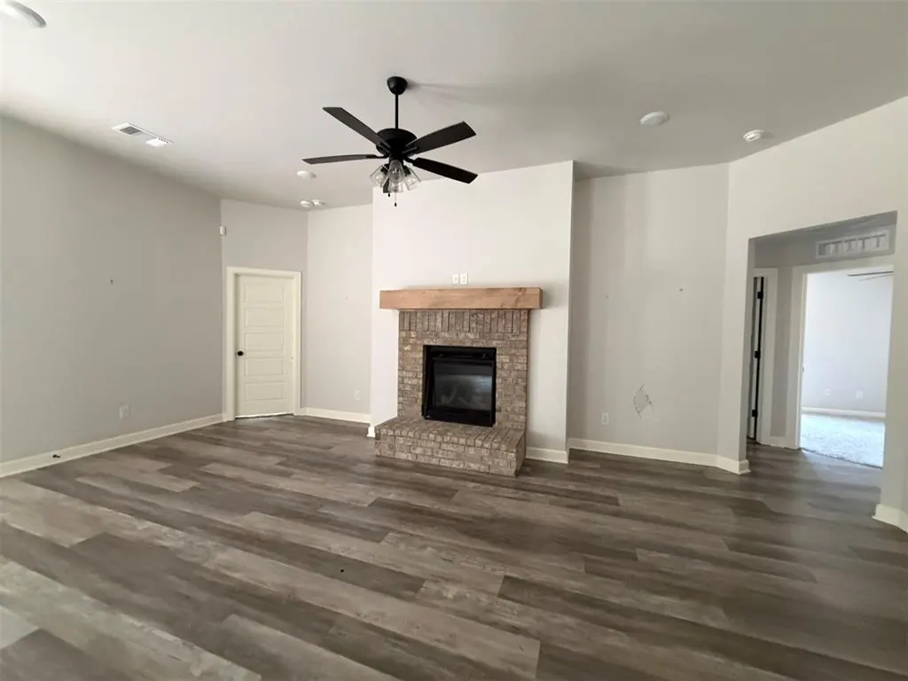 Photo 6 — 605 Argos Road, Yukon, OK 73099