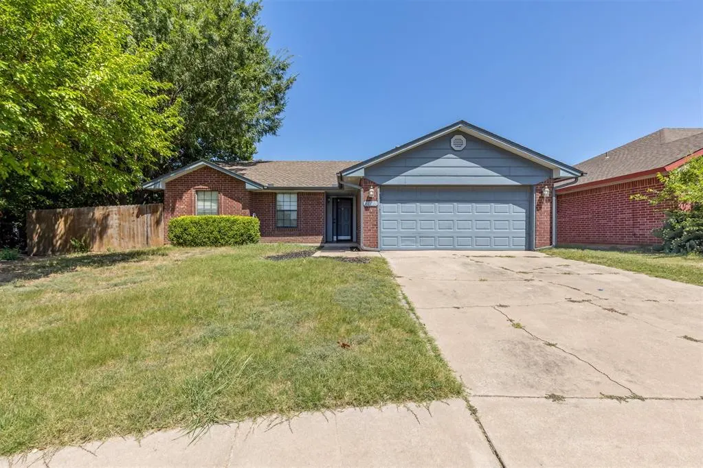 Front exterior — 2101 Harbor Drive, Norman, OK 73071