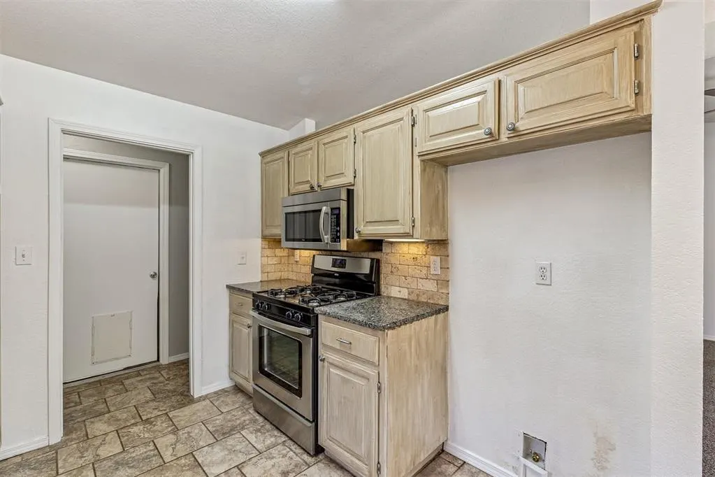 Photo 13 — 2101 Harbor Drive, Norman, OK 73071
