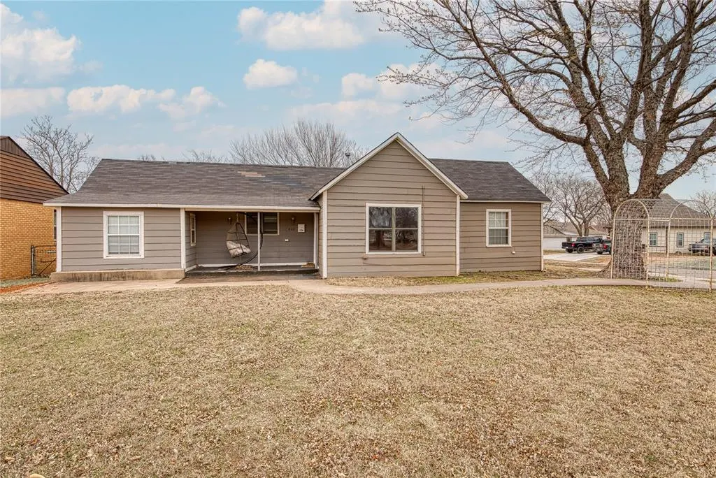 Front exterior — 400 N 6th Street, Weatherford, OK 73096