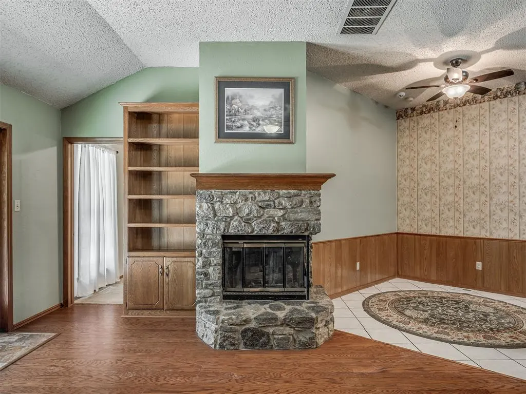 Photo 7 — 1978 Spencer Drive, Harrah, OK 73045