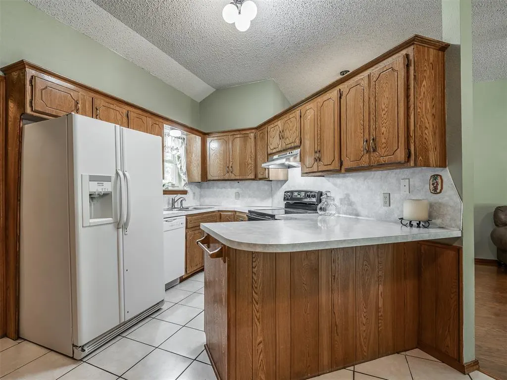 Photo 12 — 1978 Spencer Drive, Harrah, OK 73045