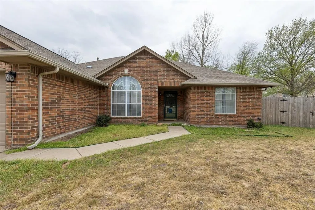 Photo 4 — 3616 Maggie Circle, Norman, OK 73072