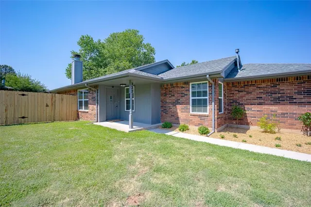 Photo 4 — 222 W Maple Branch Way, Mustang, OK 73064