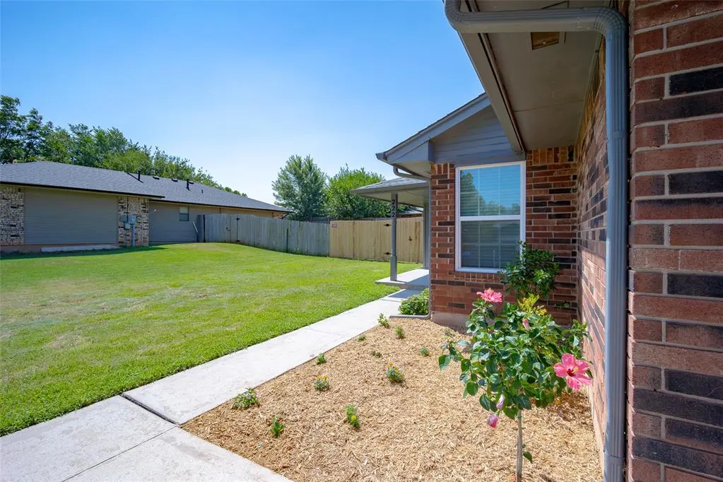 Photo 5 — 222 W Maple Branch Way, Mustang, OK 73064
