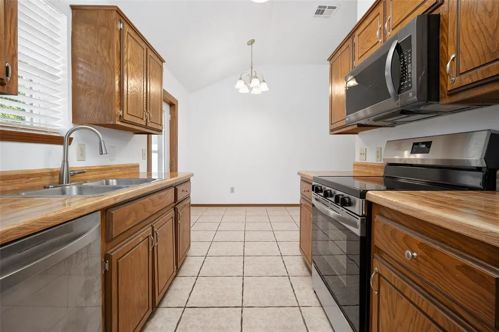 Photo 12 — 222 W Maple Branch Way, Mustang, OK 73064
