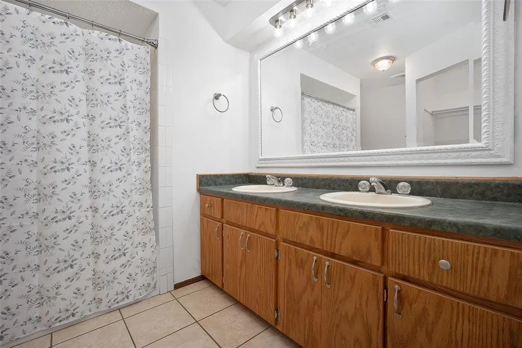 Photo 18 — 222 W Maple Branch Way, Mustang, OK 73064