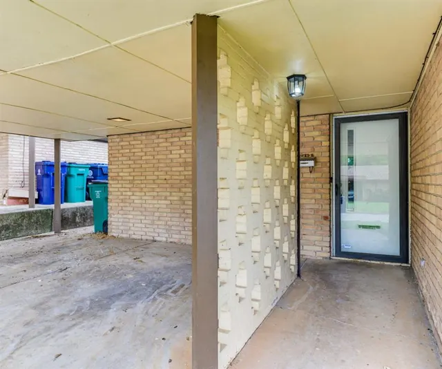 Photo 3 — 2029 NW 32nd Terrace, Oklahoma City, OK 73118