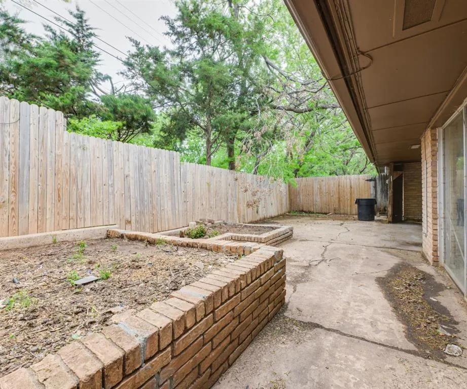Photo 4 — 2029 NW 32nd Terrace, Oklahoma City, OK 73118