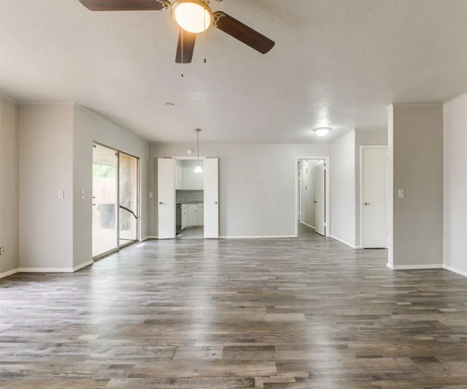 Photo 8 — 2029 NW 32nd Terrace, Oklahoma City, OK 73118