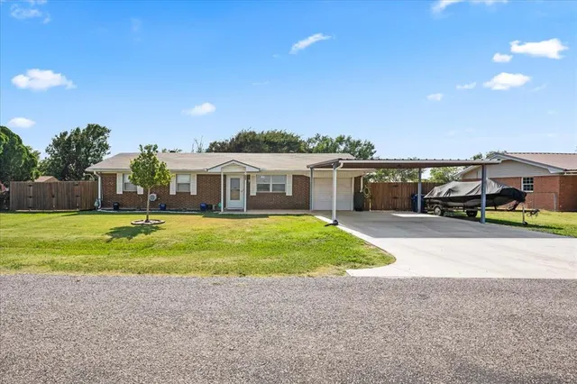 Photo 3 — 302 Park Drive, Union City, OK 73090