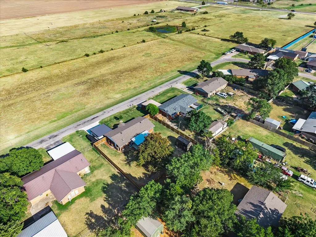 Photo 37 — 302 Park Drive, Union City, OK 73090
