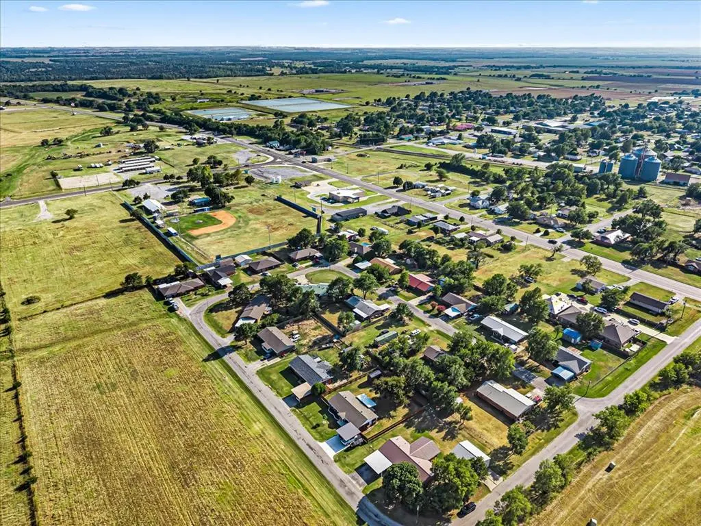 Photo 39 — 302 Park Drive, Union City, OK 73090