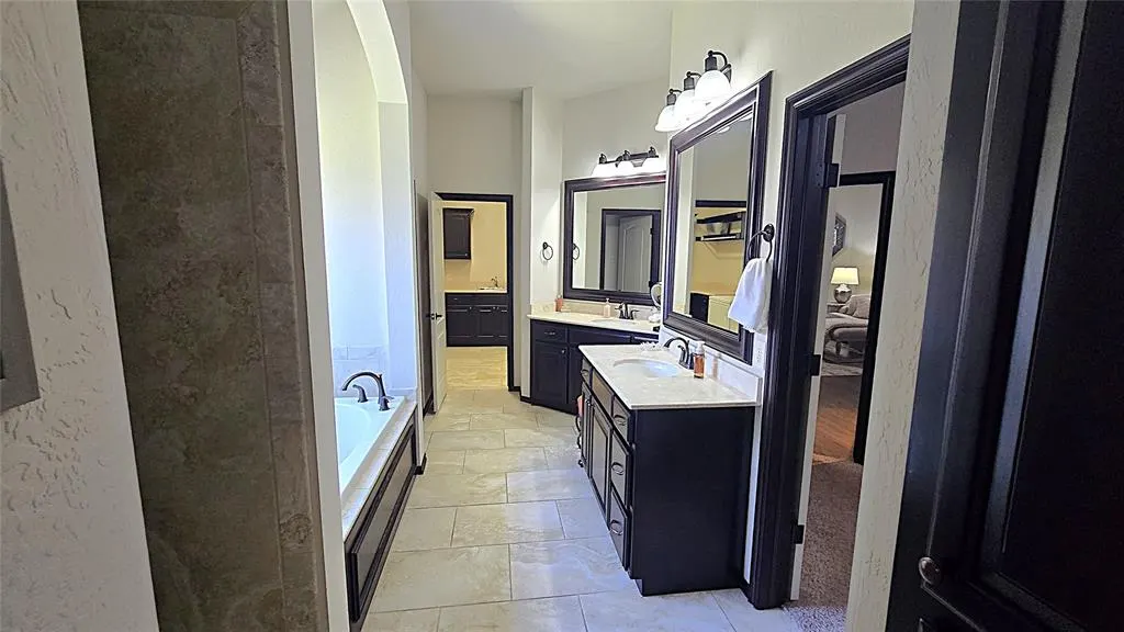 Photo 11 — 13504 Borgata Lane, Oklahoma City, OK 73170