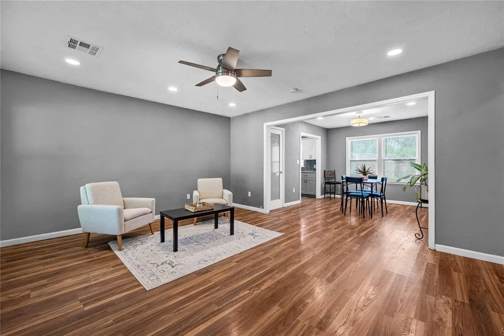 Photo 3 — 827 S 20th Avenue, Chickasha, OK 73018
