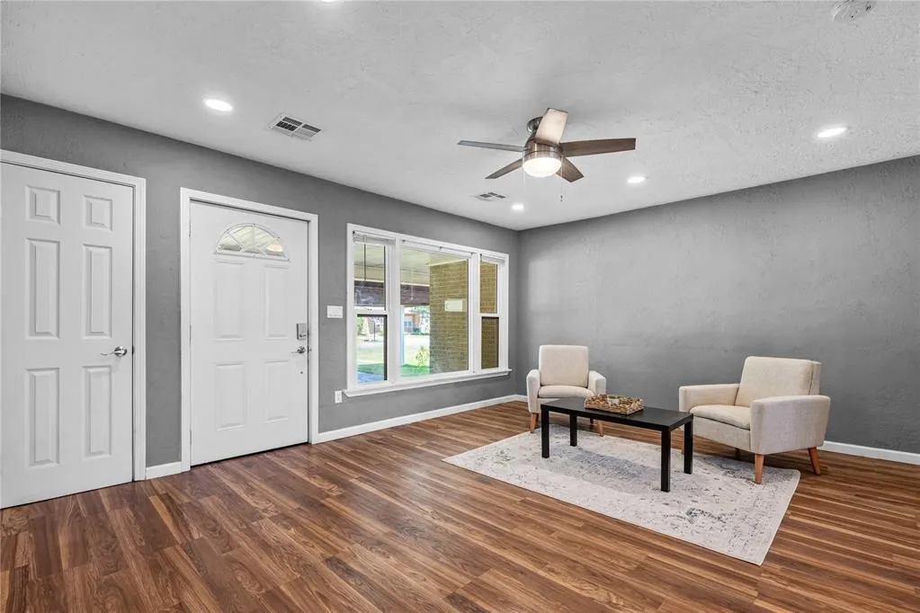 Photo 4 — 827 S 20th Avenue, Chickasha, OK 73018