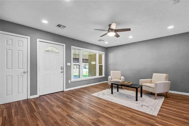 Photo 4 — 827 S 20th Avenue, Chickasha, OK 73018