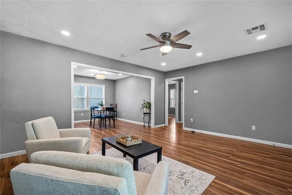 Photo 7 — 827 S 20th Avenue, Chickasha, OK 73018